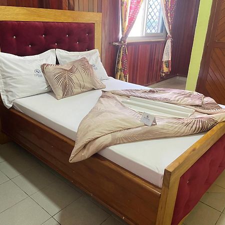 Hotel Le Printemps Douala Bagian luar foto